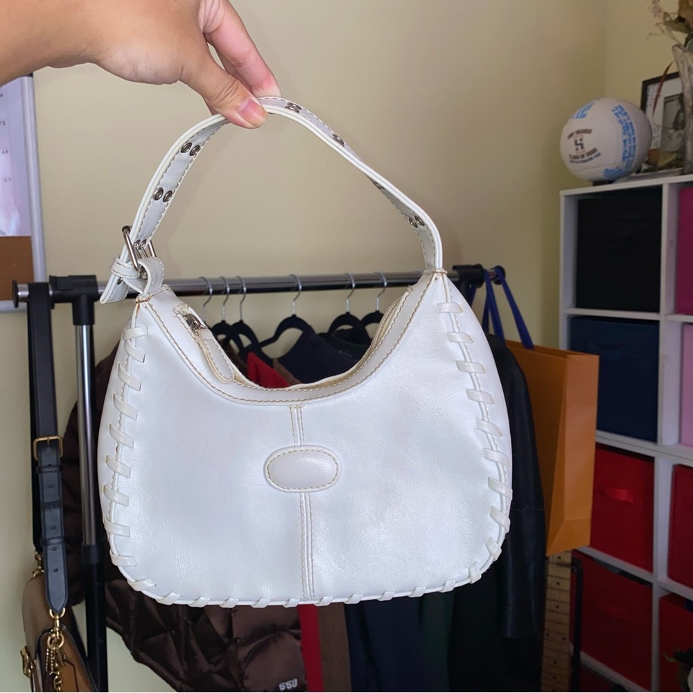 Elegant White Leather Handbag